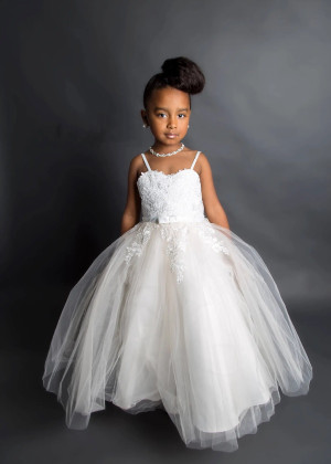 Sweetheart Neck Ivory Lace Tulle Long Flower Girl Dress